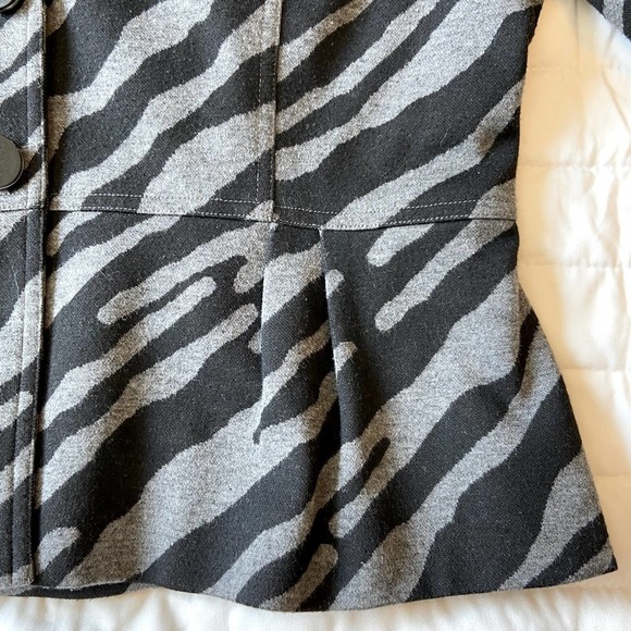 Darjoni Animal Print Grey Black Fitted Blazer - Picture 7 of 7